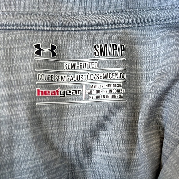 Under Armour Pull Over - Picture 4 of 4